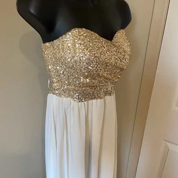 Dress - Picture 7 of 15